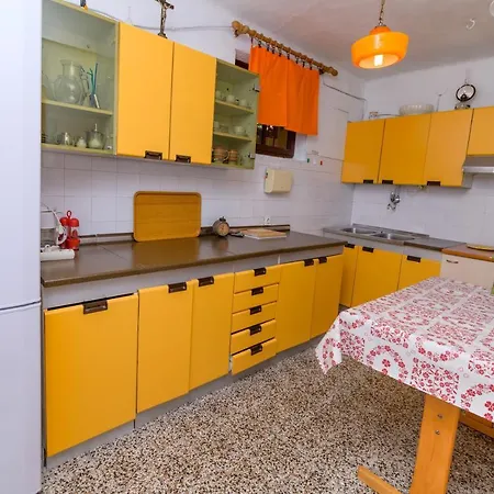 Holiday House Iva *