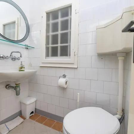 Holiday House Iva Martinscica (Cres)
